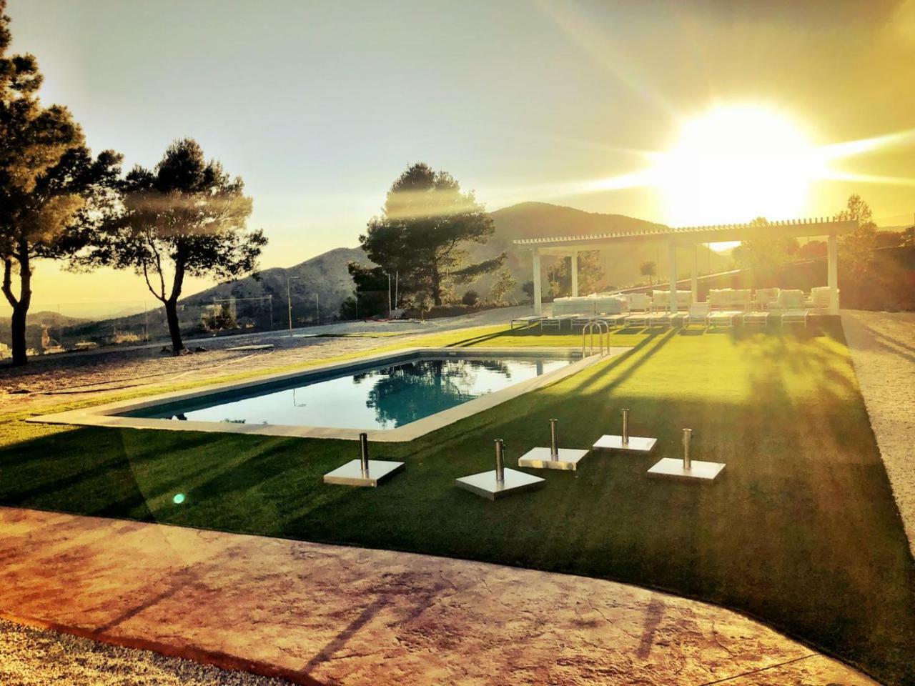 Nature Suites Puig Campana By Ar Hotels & Resorts فينيسترات المظهر الخارجي الصورة